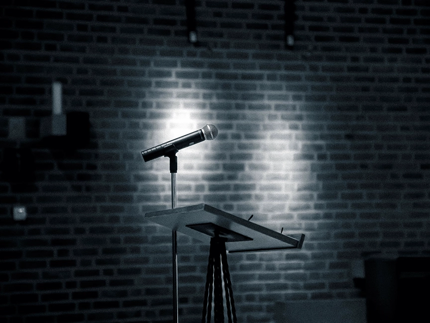 comedy-club3-canuck-chuck
