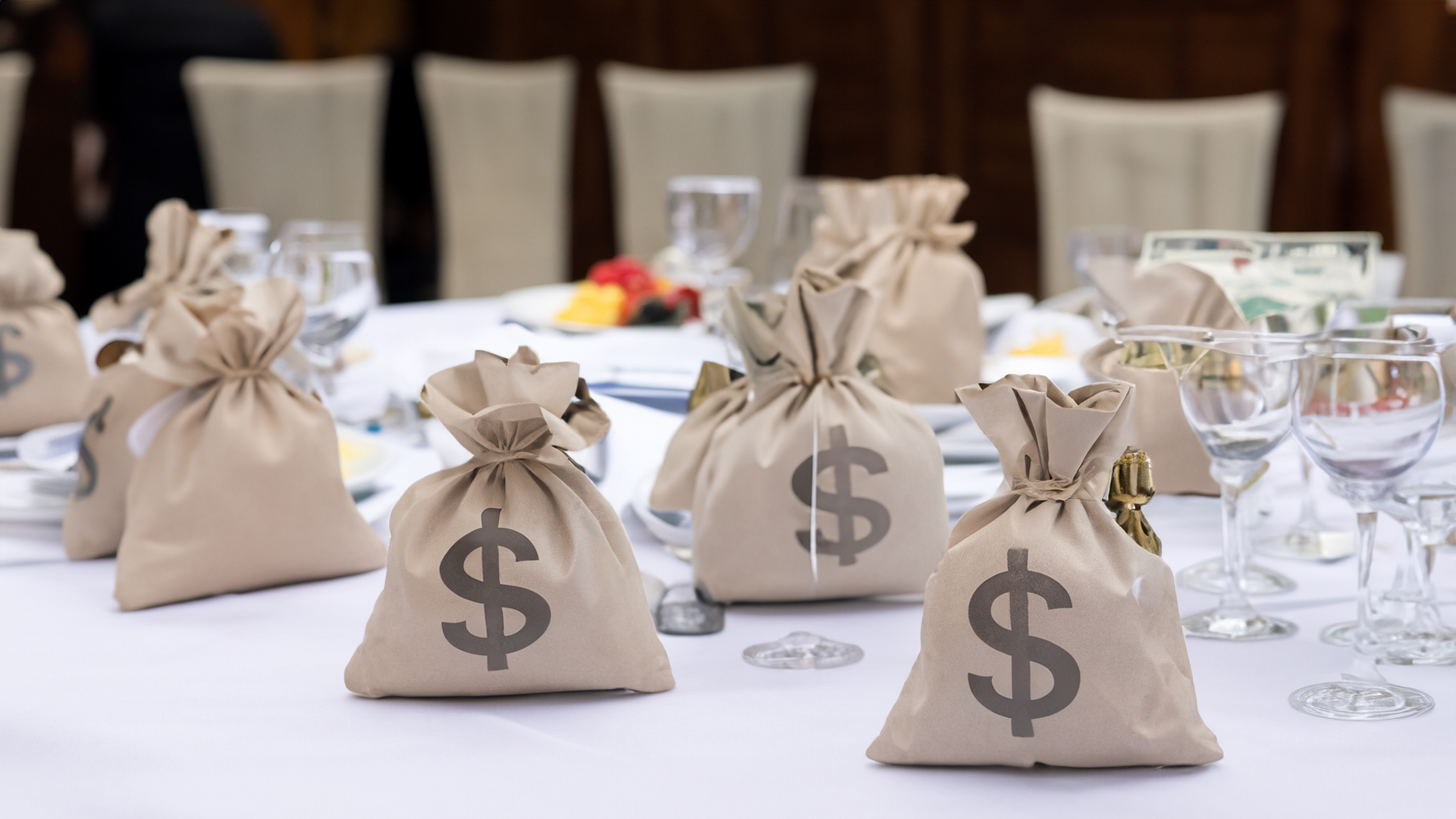 CanuckChuck News and artisan center pieces at Jeff Bezos wedding